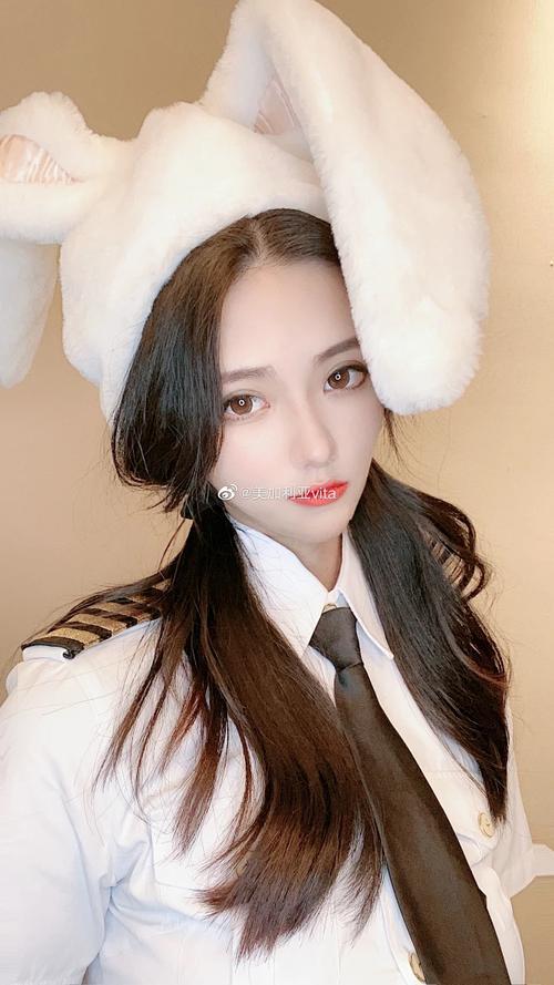 首次采集 走路摇zly的个人主页探析